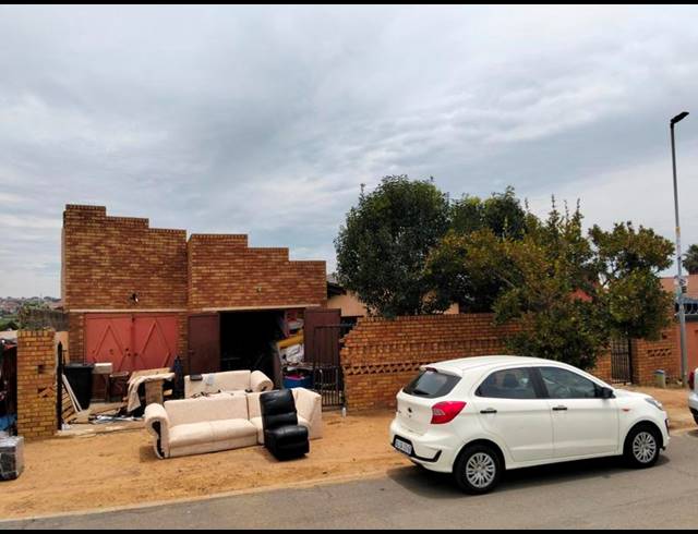 4 BEDROOM HOUSE FOR SALE IN BIRCH ACRES